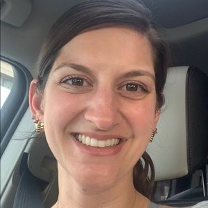 Meet your Posher, Stephanie